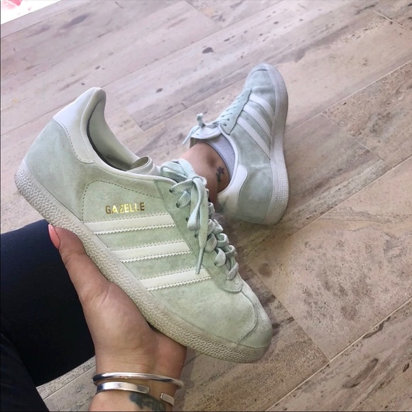 Adidas Gazelle aqua Shoes size 7